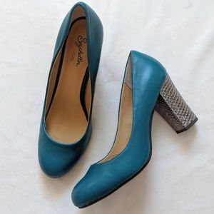 SALE! SEYCHELLES Turquiose Pumps w Snakeskin Heel